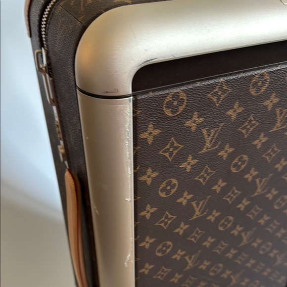 Louis Vuitton Monogram Canvas Travel Bag - Picture 4 of 15